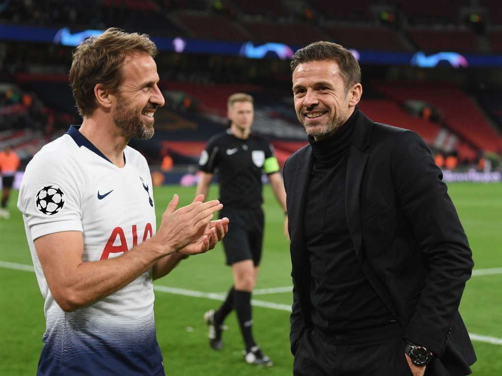 还将焦点聚 还将焦点聚