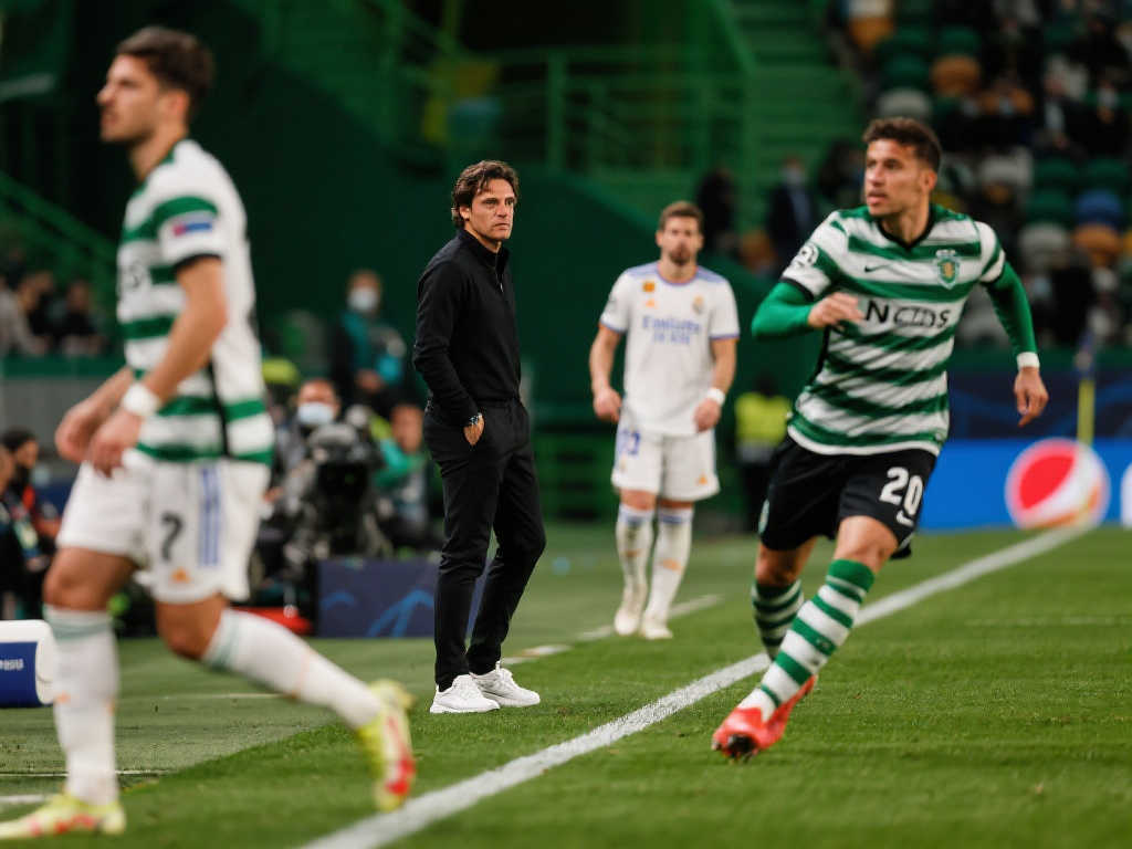 他的投篮在 他的投篮在